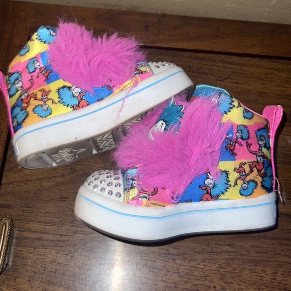 ❤️Skechers Dr Seuss Lite up High tops - Picture 4 of 4